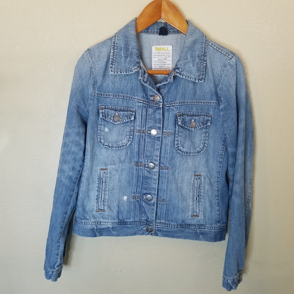 Womens J Crew Classic Denim Jacket Distressed Light Wash Sz Small.